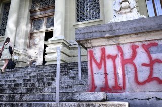 Le policier lausannois qui avait posé d'une manière inappropriée devant le tag "RIP Mike" a été retrouvé et sera sanctionné (photo d'illustration).